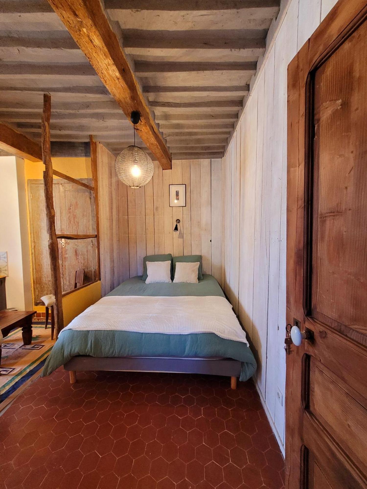 Au Puits De La Fontaine Hotel Tavernes ห้อง รูปภาพ